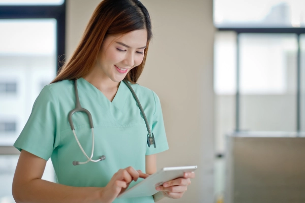 Nurse with tablet